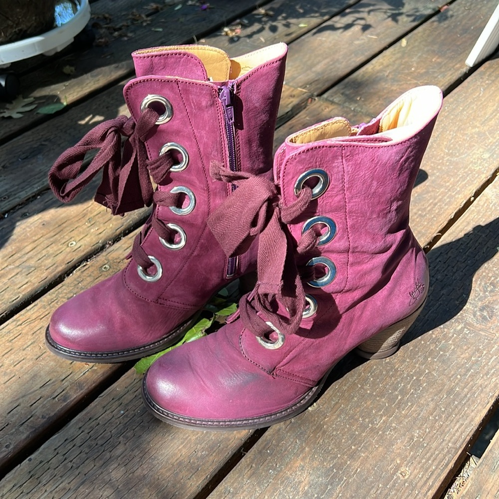 Fluevog Purple Leather East End Gladstone Mid-Calf Lace Up Heeled Boots Like New